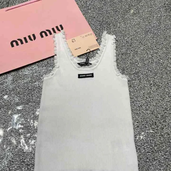 miu miu メッシュタンクトップ ホワイト Miu Miu | Skirts | Miu Miu White Womens Fashion Tank Top
